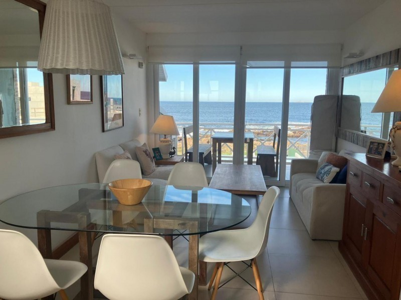 Excelente Penthouse reciclado primera linea frente al mar en Montoya